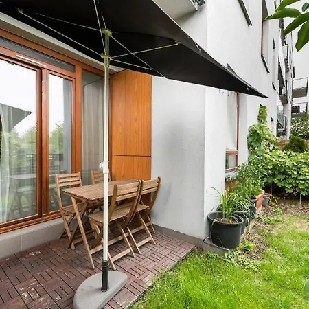 Luxury Garden Apartment